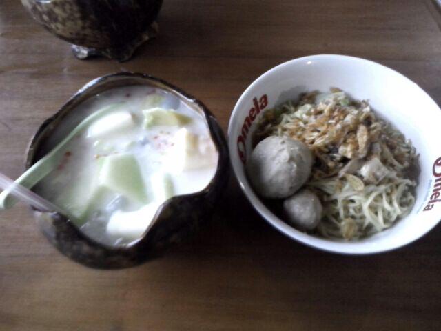 ceritacirebon's tweet photo. Yuu ^____^ RT @MalalaRadio Selamat Berbuka Puasa untuk wilayah Cirebon dan sekitarnya. http://t.co/z63VYlzpex