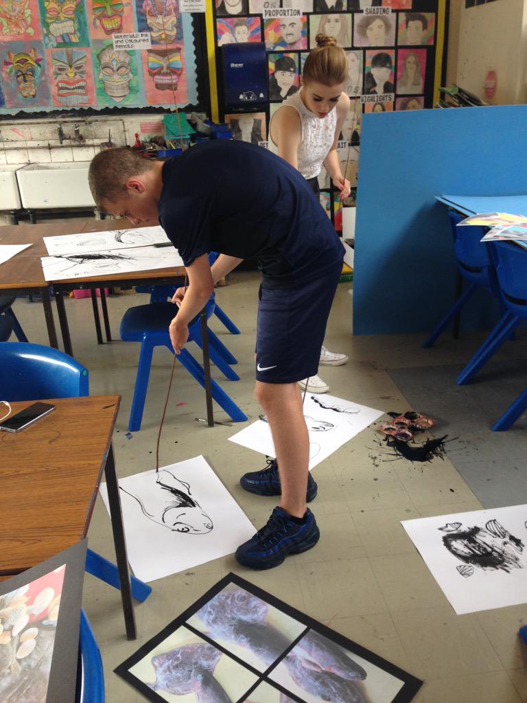 MrsEborall's tweet photo. Stick and ink - literally, with Year 12. Brilliant large scale drawings. http://t.co/7ppUapc1Wb