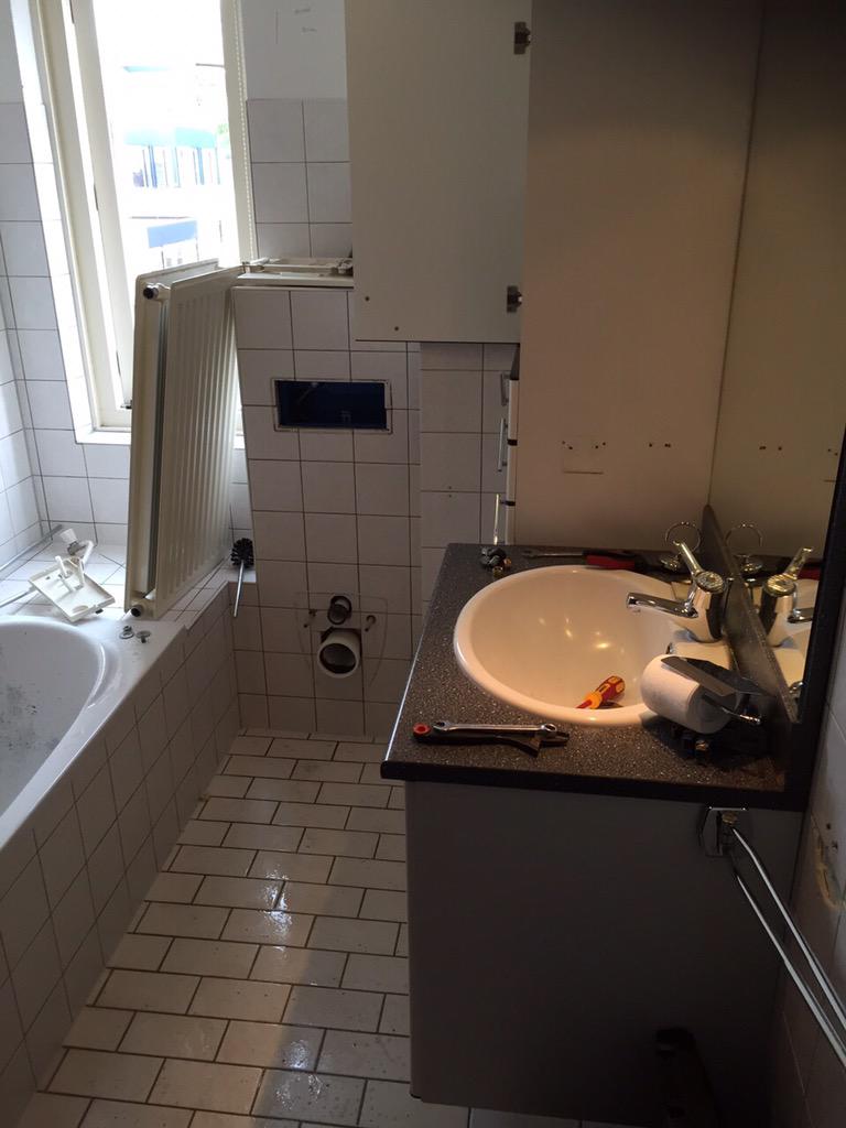 JackgOnderhoud's tweet photo. Verbouwing badkamer in de lier. http://t.co/zpddvI3ViK