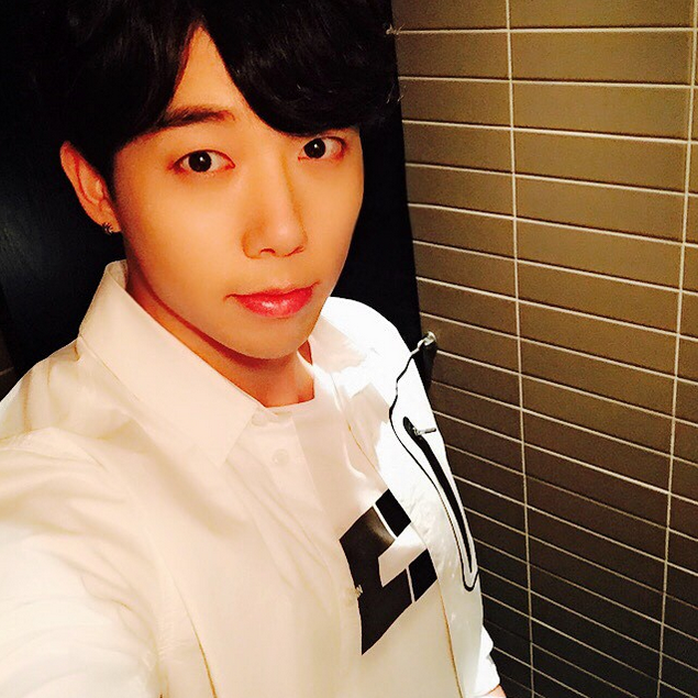 HoonieBunnyFr's tweet photo. [ HOONSTAGRAM ] 150701 

#Ameba #Amesuta #UKISSHoon #Selca Je suis prêt~~Fighting! https://t.co/Wi2Wo3GpHQ http://t.co/I5ShZo5w7q