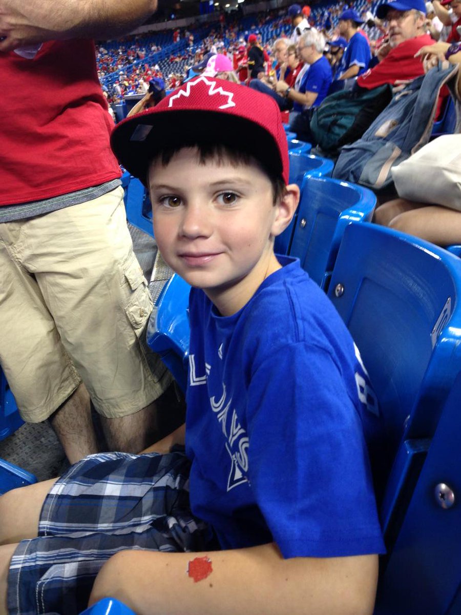 AaronkccRyan's tweet photo. First Jay's game. #CANADAJAYS http://t.co/pGCmNHZ6CE
