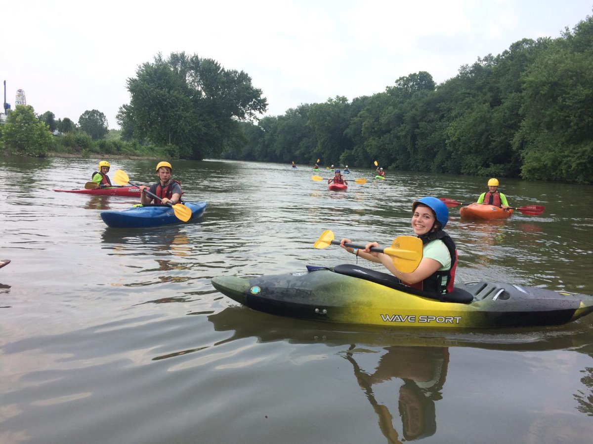 JRExpeditions's tweet photo. Our expedition team is having a blast on the water right now. #kayaking #jamesriver #paddling #jrexpedition2015 http://t.co/EyhwiGpn19