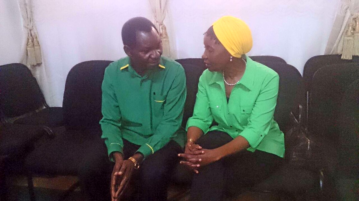 Wakati wa kurejesha fomu baada ya kukamilisha kazi ya kutafuta wadhamini.  #AkinaBabaNaUmoja #CCM