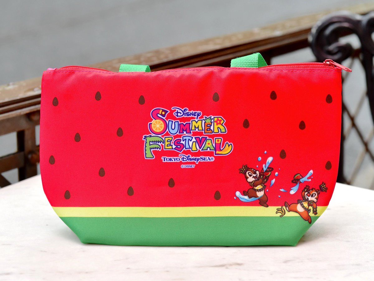 ট ইট র Mezzomikiのディズニーブログ ディズニーシーのスーベニアランチケースはまるでスイカなデザイン ミッキー ミニー チップ デールがデザインされています こちらはニューヨークデリのスペシャルセット 詳しくは Http T Co Vusrayuf3j Http T