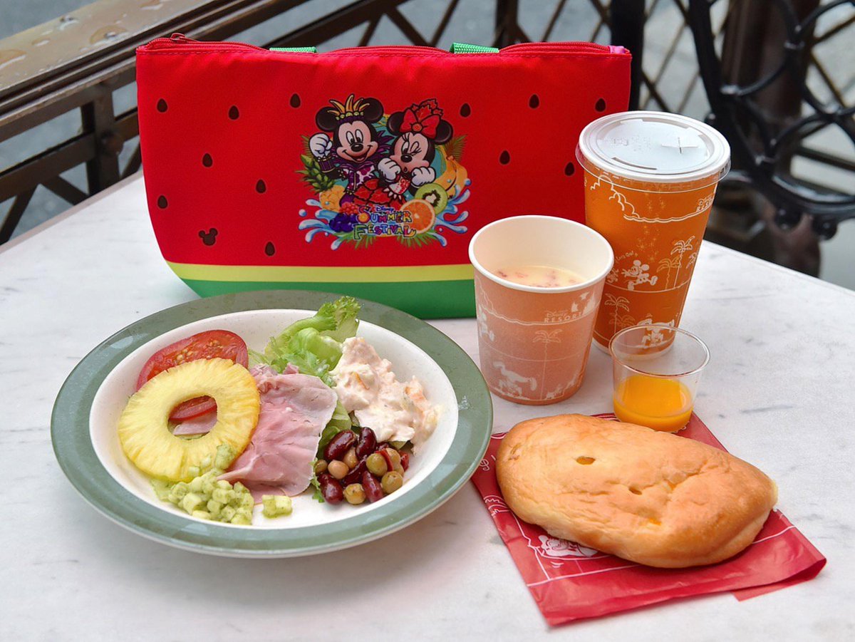 Mezzomikiのディズニーブログ ディズニーシーのスーベニアランチケースはまるでスイカなデザイン ミッキー ミニー チップ デールがデザインされています こちらはニューヨークデリのスペシャルセット 詳しくは Http T Co Vusrayuf3j Http T Co Mezzomikiのディズニーブログ ディズニーシーのスーベニアランチケースはまるでスイカなデザイン ミッキー ミニー チップ デールがデザインされています こちらはニューヨークデリのスペシャルセット 詳しくは Http T Co Vusrayuf3j Http T Co