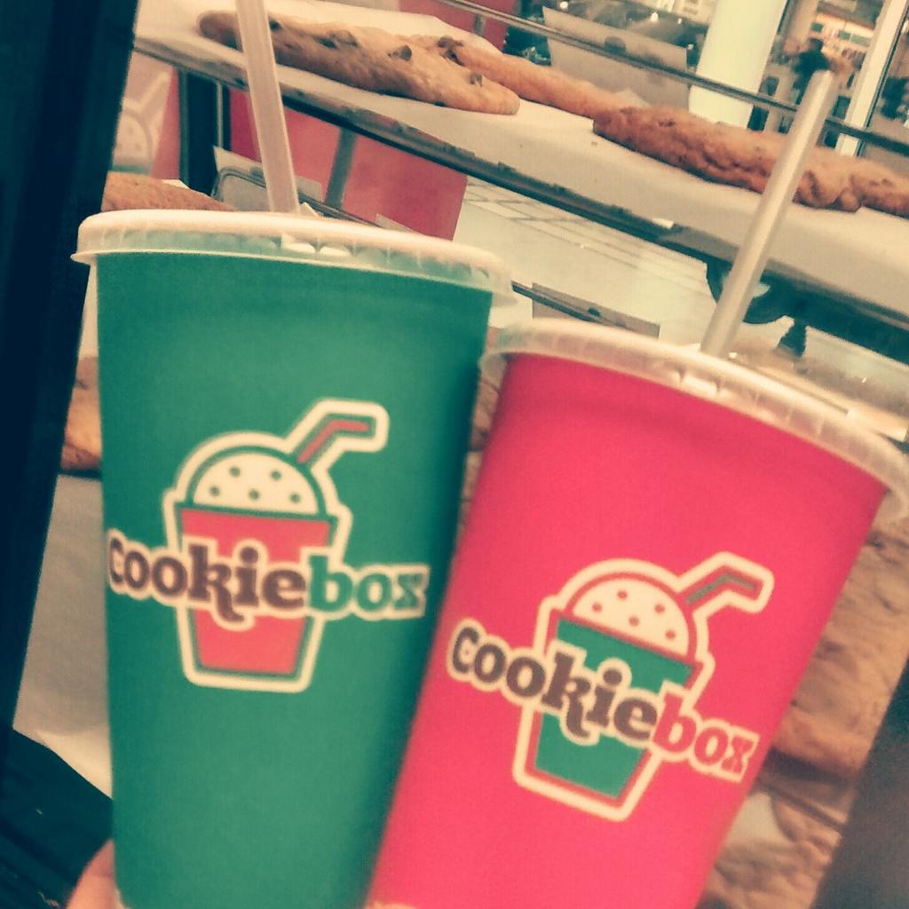 Bangorcookie's tweet photo. Summer's here!! Call into @BloomfieldSC and grab your favourite shake to cool down. #lovecookiebox http://t.co/GXqWlcJ5Gb