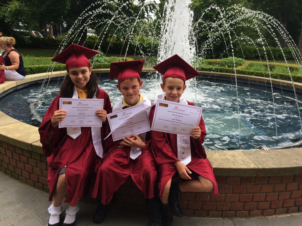 ReedmanSharon's tweet photo. @AllUpton graduation from the children's university at Liverpool Hope. Fabulous morning 🎓🎓 http://t.co/12hUalBpGg