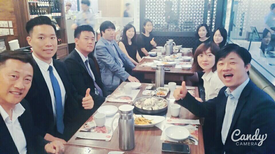 MJtheBlueWhale's tweet photo. @AdeccoWaytoWork My FIRST LUNCH with a Country Manager, DMs and BMs of #AdeccoKorea!! #Bulgogi #CEO1Month #MinForCEO http://t.co/PAXALjy8Wb