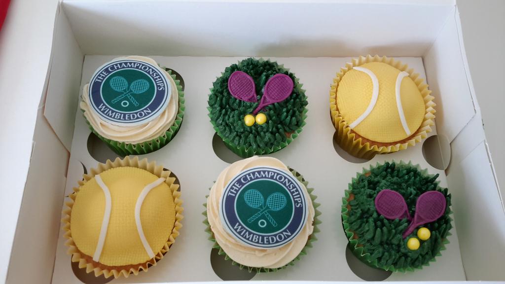 CupcakeBazaar1's tweet photo. Wimbledon cupcakes #wimbledon #wimbledoncupcakes #cupcakes http://t.co/4zofX5YAW0