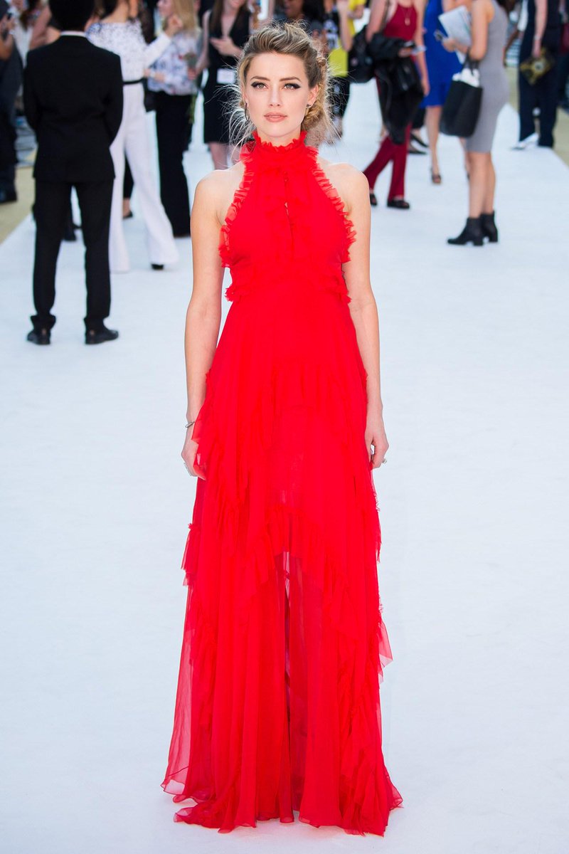 BritishVogue's tweet photo. Lady In Red: Amber Heard opted for a flowing @EmilioPucci dress for the #MagicMikeXXL premiere http://t.co/cFRK5mCt5S http://t.co/P15Wbd7qES
