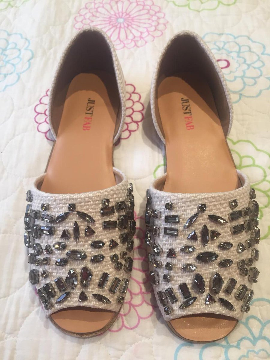 Vendo "Alpargatas joya ¡A ESTRENAR!" en #wallapop p.wallapop.com/i/27425050?_pi…