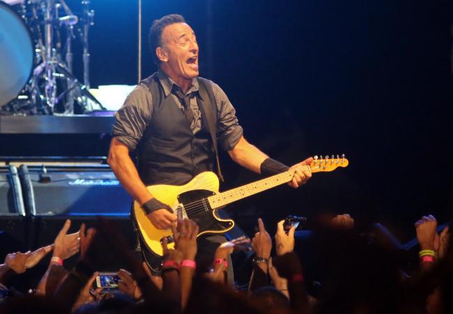 PhotoOfTheBoss's tweet photo. #PhotoOfSpringsteen
#BruceSpringsteen http://t.co/alKCjjO0ix