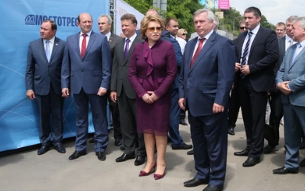 котылевский владимир сэндэрович мостотрест. сквер аксай вартанова. попугаи в тирасполе в парке екатерининском. газпром аксай спорткомплекс. памятник гулаеву в аксае.