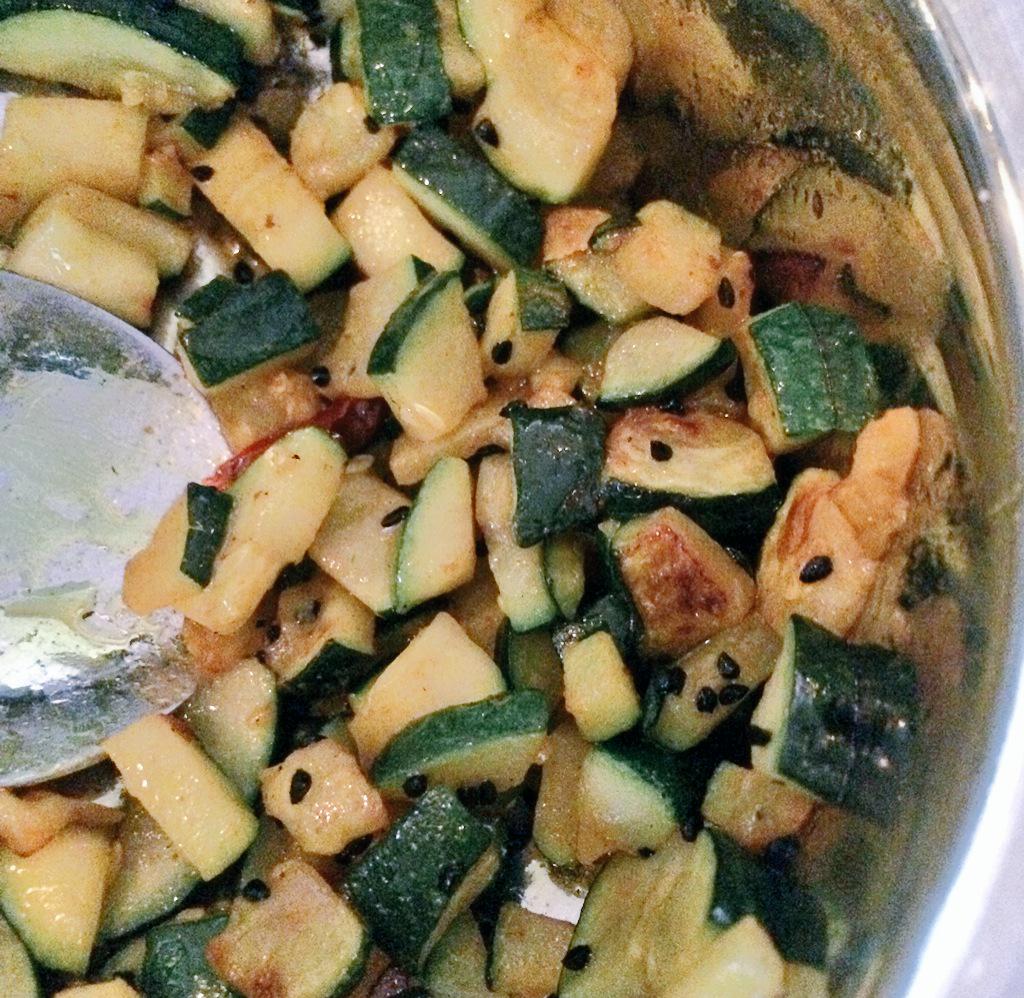 Light yet sumptuous meal @AsmaKhanCooks @Sun13Cantons #DarjeelingExpress #spices #foodies <a href="/pri_yaeh/">Priya Tandon</a> <a href="/chintalkakaya/">Chinskitchen®</a>