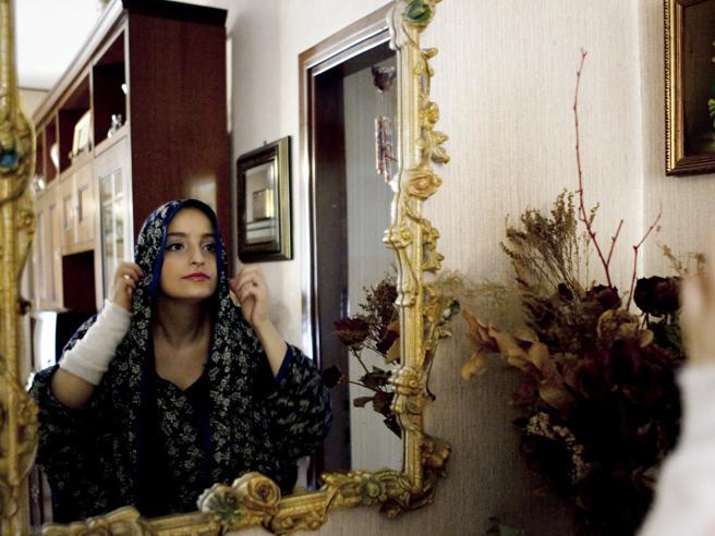 Corriere's tweet photo. Maria Giulia alias Fatima, da Milano alla Siria per la Jihad foto http://t.co/u6Fxe2AuqE http://t.co/q6aMiIqCgY