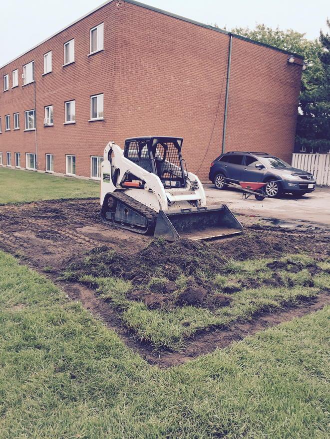 Katrina_Edward's tweet photo. Little neighbourhood girl asks "Are you digging for worms?" #priceless #sodprep #okeefelandscaping http://t.co/h3HzCNbn0R