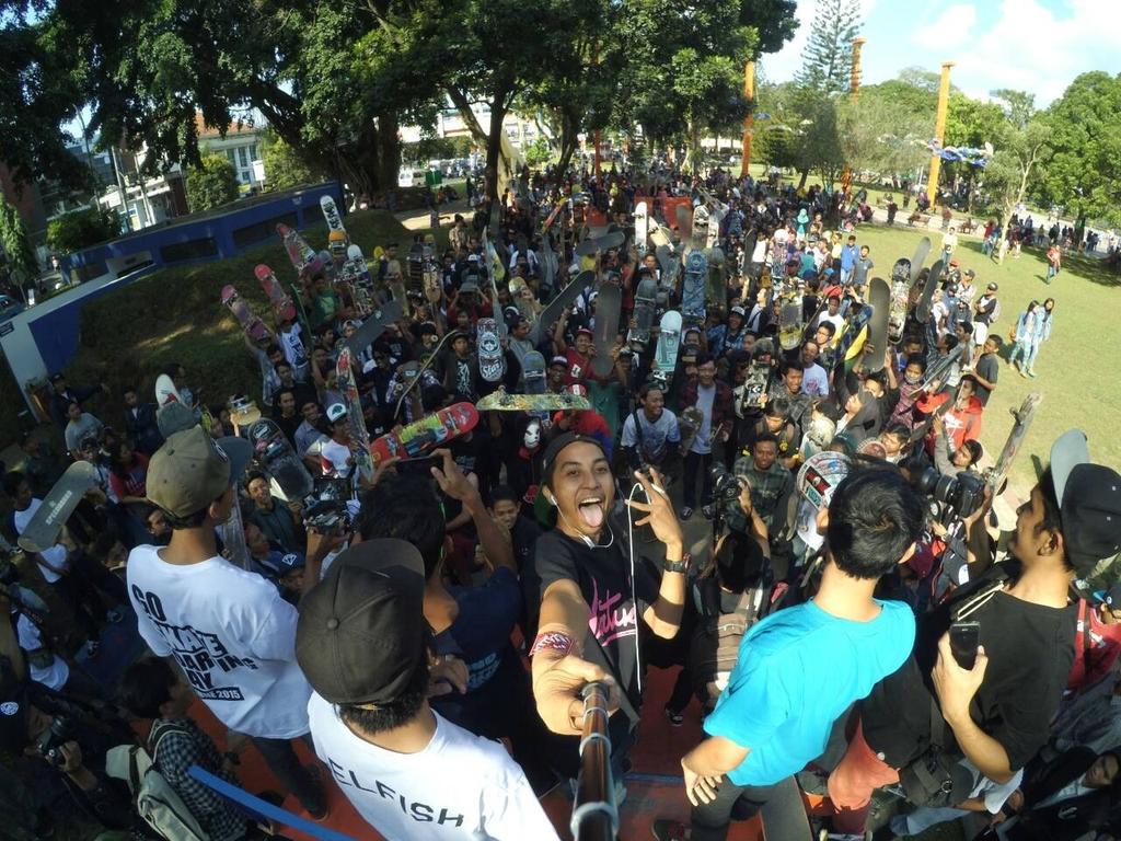 skatedayindo's tweet photo. Malang moment go skateboarding day 2015 #SkateDayIndonesia @youngheroesid #EnergiGueGayaGue http://t.co/YcOje37psb