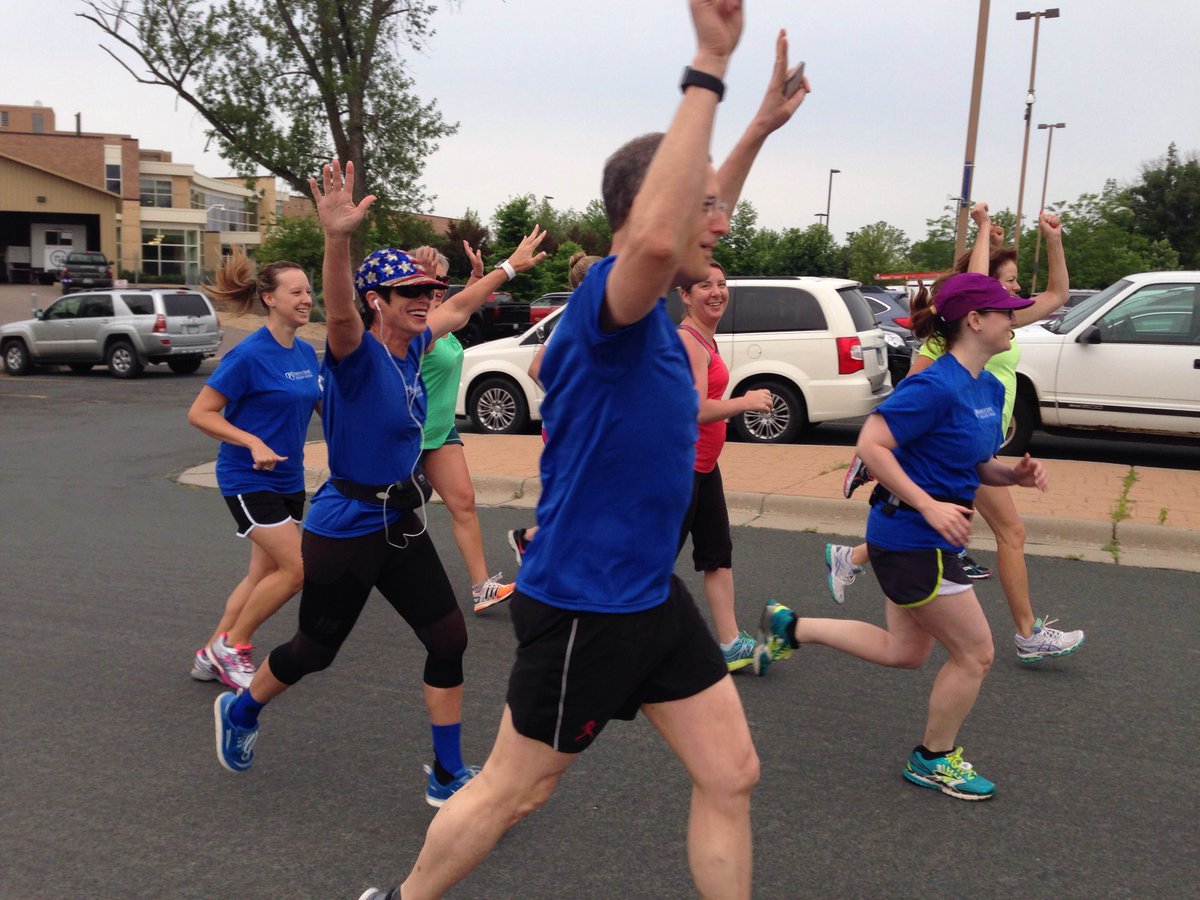 MayoClinicHS's tweet photo. Thanks to @oneontherun for visiting us in Mankato to run and share your inspirational story.  @StephanThomeMD http://t.co/Yo8NF39gad