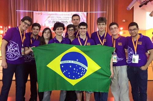 OCientificas's tweet photo. IYPT 2015 – Brasil recebe Prata inédita! http://t.co/FiE6FgHsCa http://t.co/j1vwMAqA6A