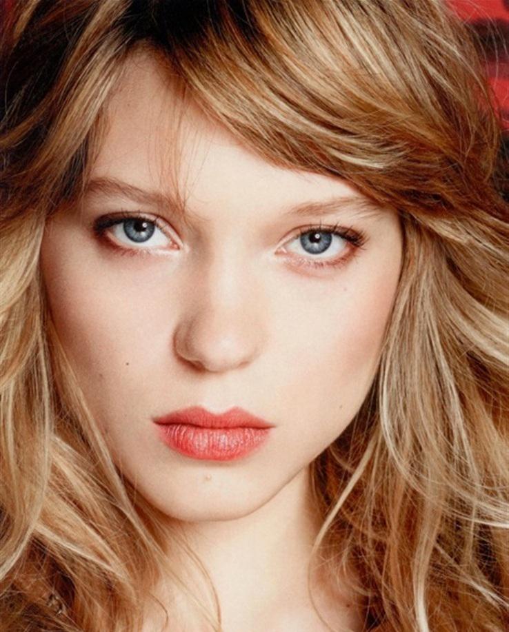 Happy Birthday to the new James Bond Girl Léa Seydoux. Today she turns 30 