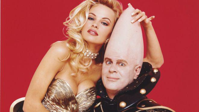 Happy birthday Dan Aykroyd & Pamela Anderson! 