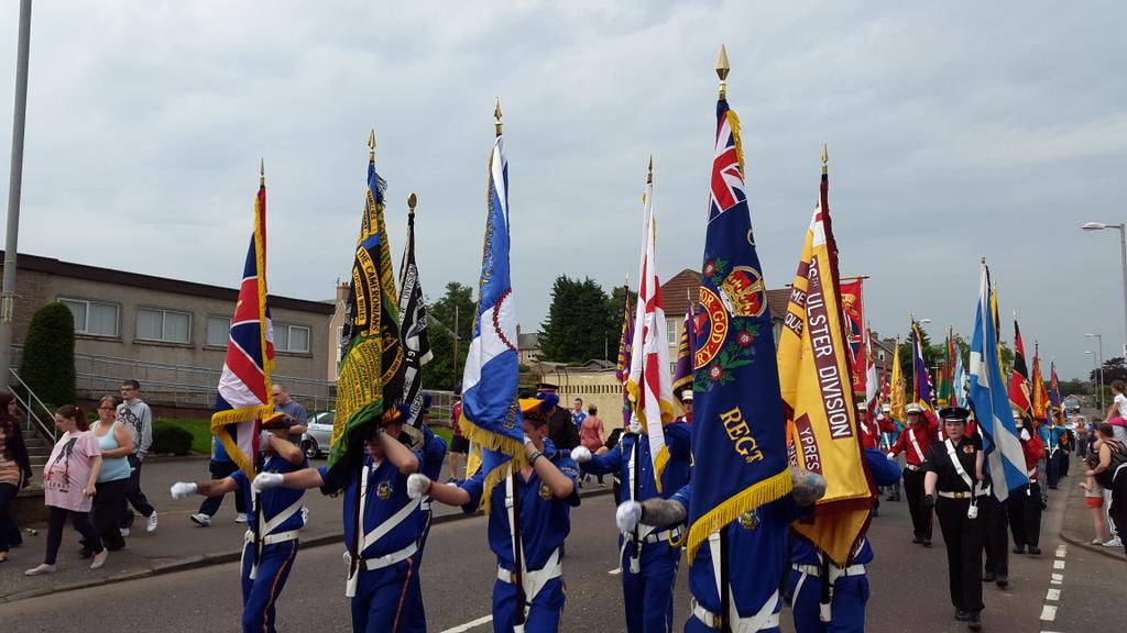 s88wfb's tweet photo. @ammfb1988 great parade tonight. Very well organised. Use did our fallen proud. #lestweforget http://t.co/WkIFTXd72n