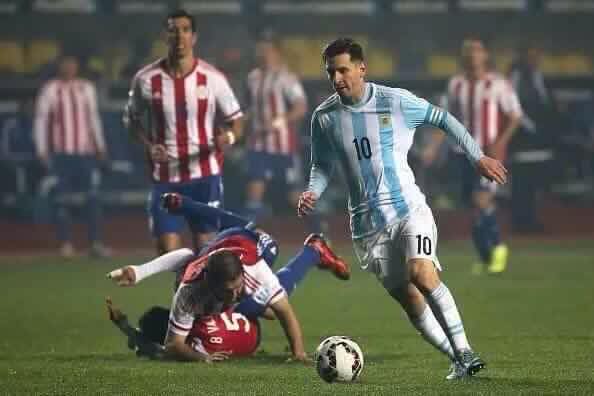 MotivacionesF's tweet photo. Esto pasa cuando marcas a Messi. http://t.co/KNtQNQRnO7