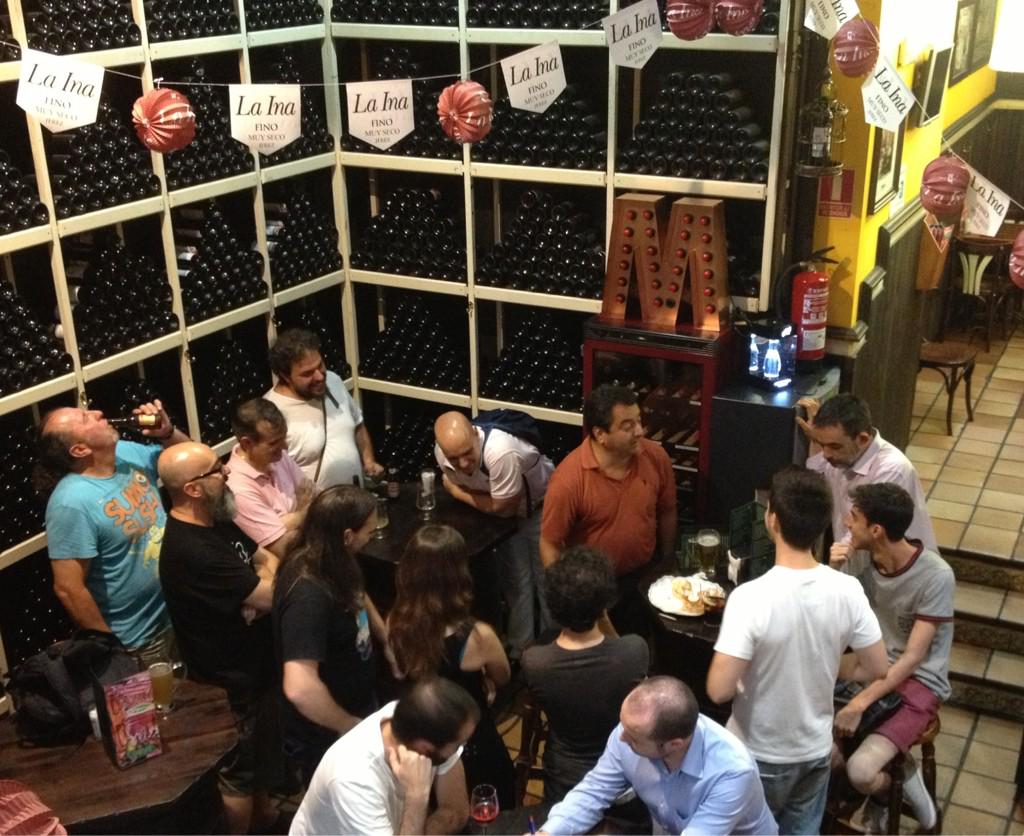 EscuelaAnaT's tweet photo. Risas y Magia en las #magicañas 

@JARRITUSMADRID http://t.co/KvnhaMXbUe