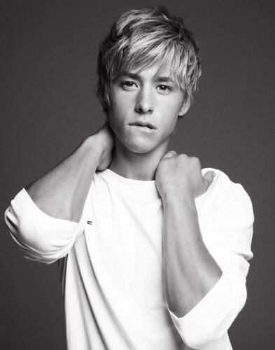Happy 26th birthday to Mitch Hewer 