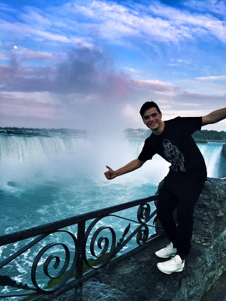 Niagara Falls! :D