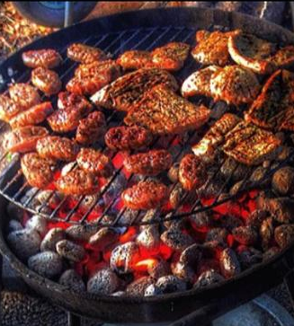 AUCHAN_France's tweet photo. Le barbecue de @boualleli donne très faim ! #Concours #LaVieQueJaime #InstantBBQ http://t.co/kueclHcvpQ