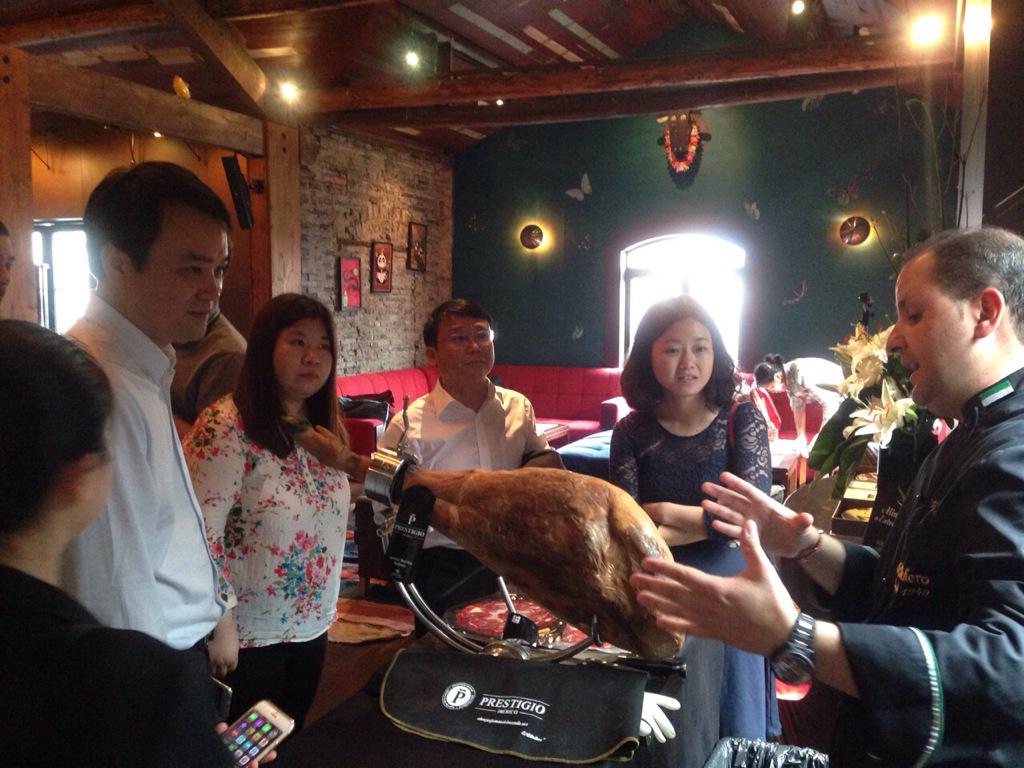 JamonElChichero's tweet photo. Éxito rotundo de #Spanishfoodie Fest  en shanghai (China) http://t.co/7SRQ5dRXJL