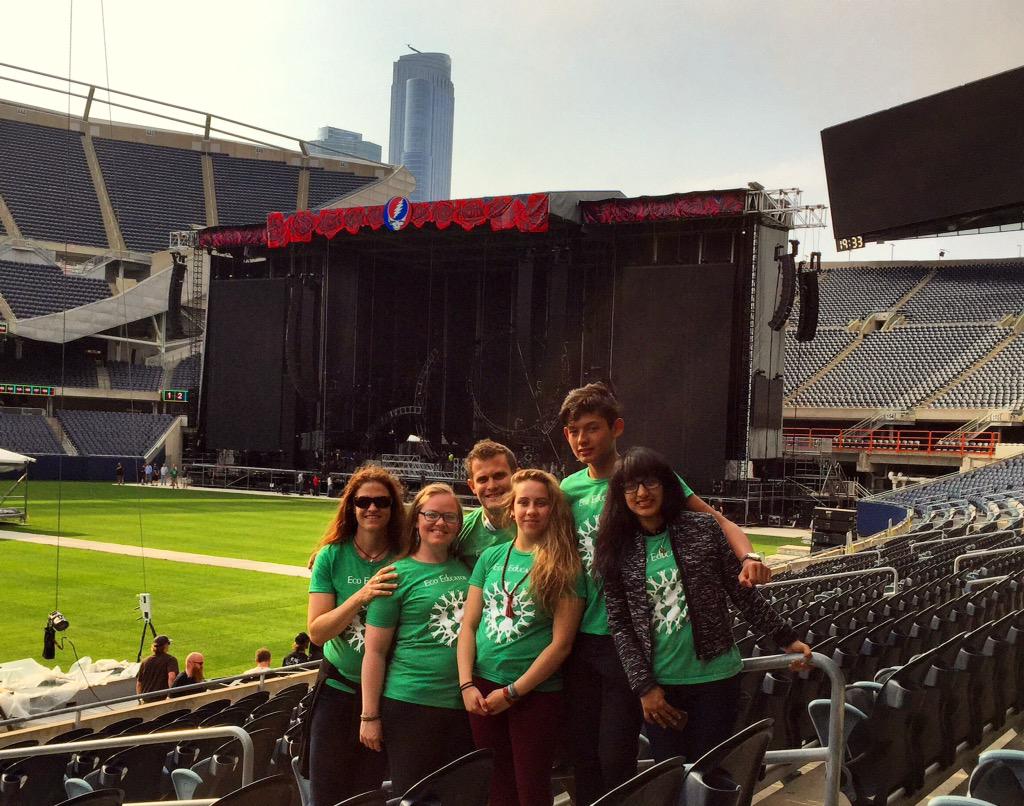 Our Eco Educators rocked the #GreenSports party last night <a href="/SoldierField/">Soldier Field</a> . Getting ready for the  #GratefulDead !!