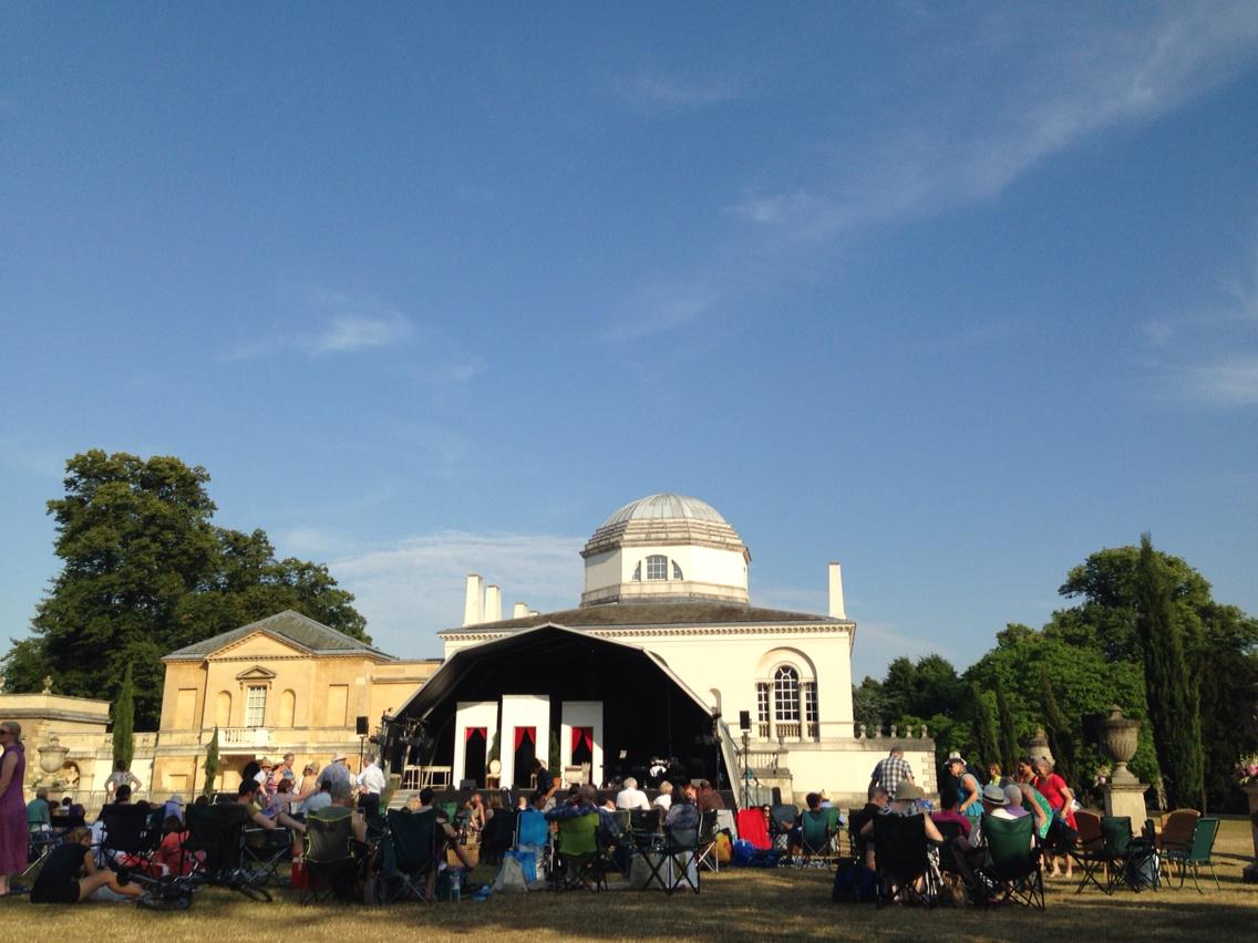 AnnamariSipila's tweet image. Opera is cool – looking forward to La Traviata at Chiswick House grounds tonight. @ChiswickOpera #hot #opera