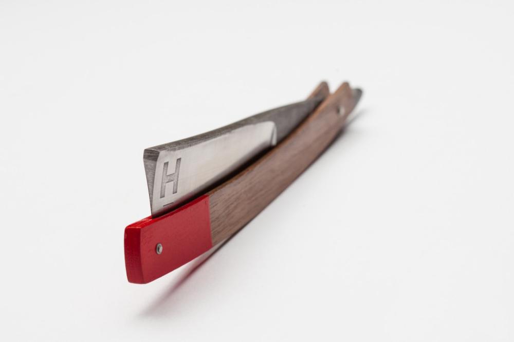 howtobehenry's tweet photo. We're a little obsessed.... #wetshaving #straightrazors #beardlife http://t.co/Wn1psnw74e http://t.co/c7Mph02yA0