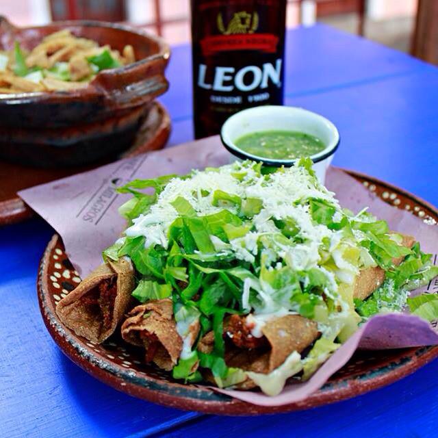 MilagrosCafe's tweet photo. Taquitos dorados de pollo, para curar el mal de amores!
#NuevaCasa http://t.co/3g4LqKOFI8