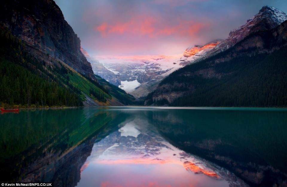 MadelnCanada's tweet photo. She's looking pretty damn good for 148. #CanadaDay http://t.co/ceWsLiqzlI