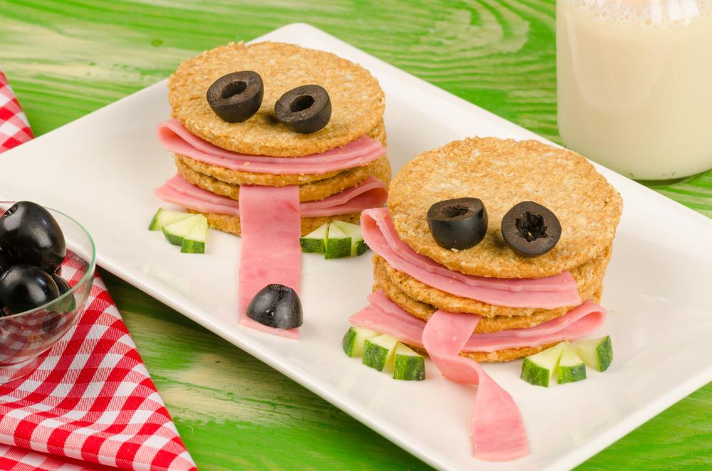 mojopages's tweet photo. What did one plate say to the other plate? Dinner's on me. #InternationalJokeDay http://t.co/ejmZlhYKEm