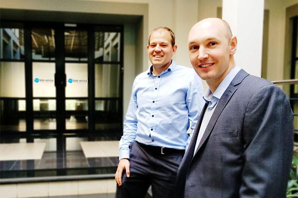 AryakaNetworks's tweet photo. Technology Manager @brettsteingo &amp; Product Architect @hqbeyers bring Aryaka to South Africa. http://t.co/7lERGw1Nlm http://t.co/uw3PJ8ceMH