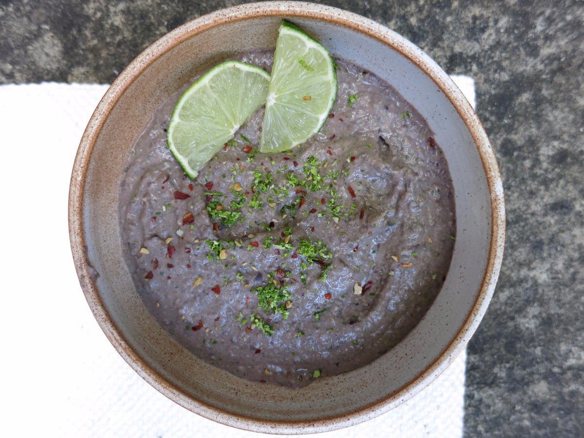 juliemontagu's tweet image. Do you know how nutritious #hummous is? Click to find out and check out my very own recipe! theflexifoodie.wordpress.com/2015/07/01/mex…