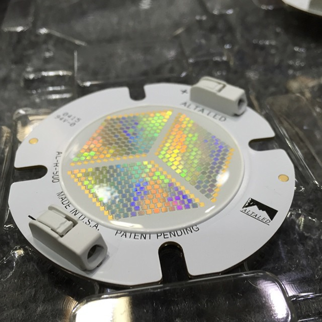 LEDlightflower's tweet photo. The @AltaLEDChips thats inside the @hp4sLED light fixture
#highpower4s #altaled #hp4s #led #ledlighting #growlight http://t.co/5T5uTVPldA