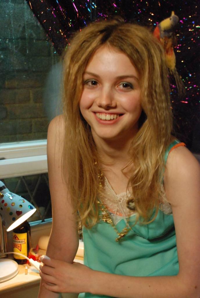 Happy birthday, l(s)oml  and hannah murray, aka our eternal cassie and maxxie. love you both soso much 