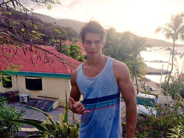 IamJustinBurke's tweet photo. Exploring the island at sunset 🌅🌴 http://t.co/CUzRsNjhcQ