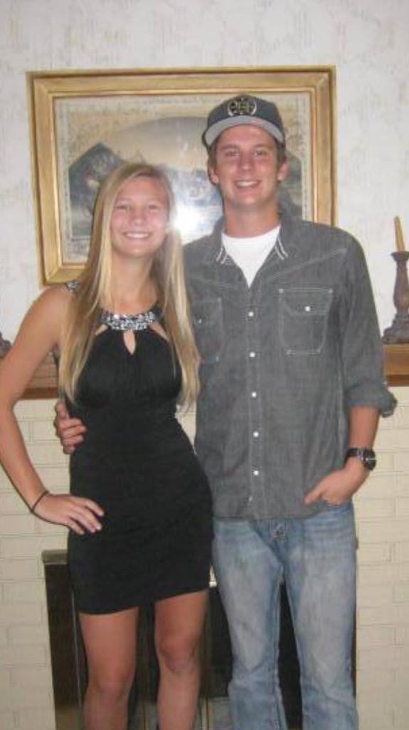 JesseVetsch's tweet photo. Happy birthday to the best sis out there! @EllieVetsch http://t.co/gHjXZk1yF6