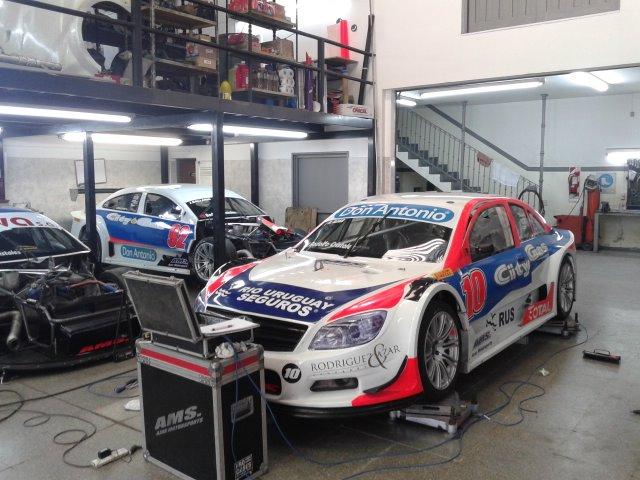 diegoazarok's tweet photo. Tranquilo... ya saldremos a pista!!! #10 http://t.co/iPZb1NDD03