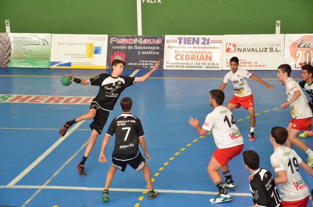 2000Balonmano's tweet photo. Mucha suerte a nuestro capitan @JColiasBM_08 que a partir de hoy participa en la concentracion nacional http://t.co/CDltyXzJFw