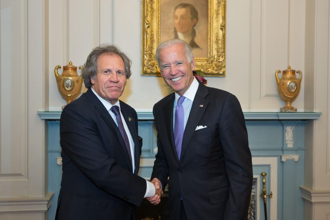 Twitter 上的Luis Almagro："Junto a @VP Joe Biden tras diálogo sobre el hemisferio y @OEA_oficial http://t.co/X7mPwGjarN" / Twitter