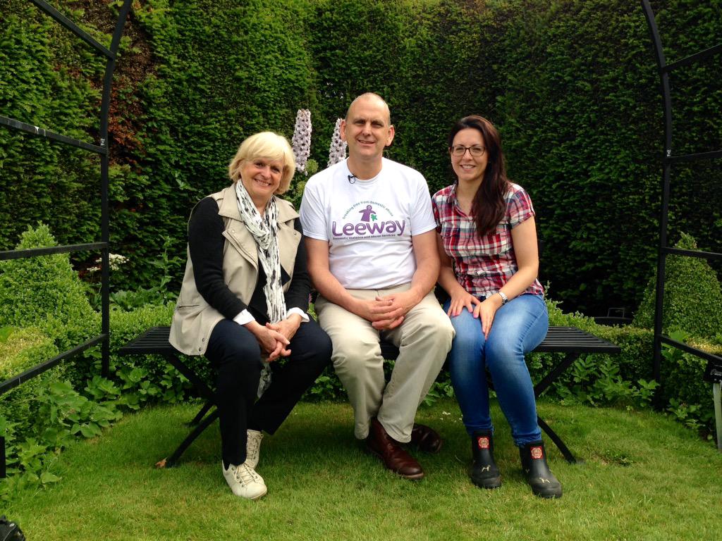 EllenMaryGarden's tweet photo. Catch @MustardTV tonight 8.30pm for a tour of @BishopsGardener in aid of @LeewayDV Freeview Channel 8 or Virgin 159. http://t.co/f7Jr66H6G6