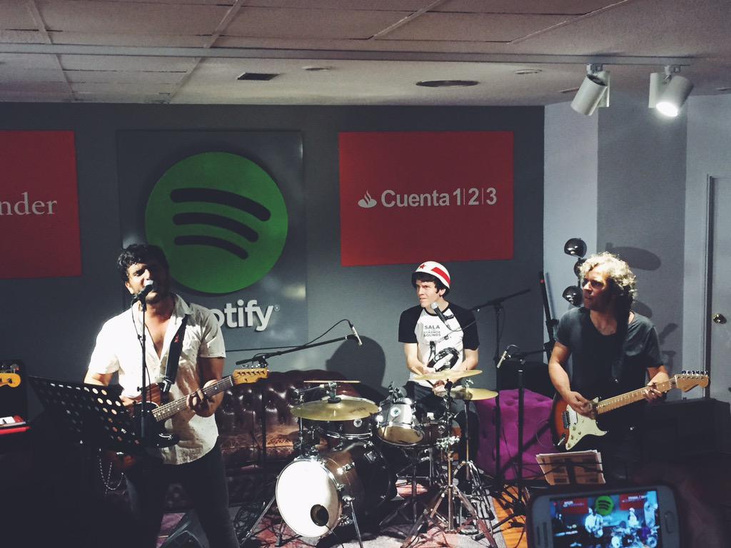 HMelissaVC's tweet photo. Disfrutando de buena música @santander_es  @Spotify #Fotomatic #playcuenta123 http://t.co/qmbfTojj6a