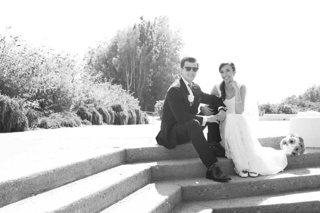 purelightlv's tweet photo. Style and grace. #WeddingWednesday http://t.co/QzQZd4azIv